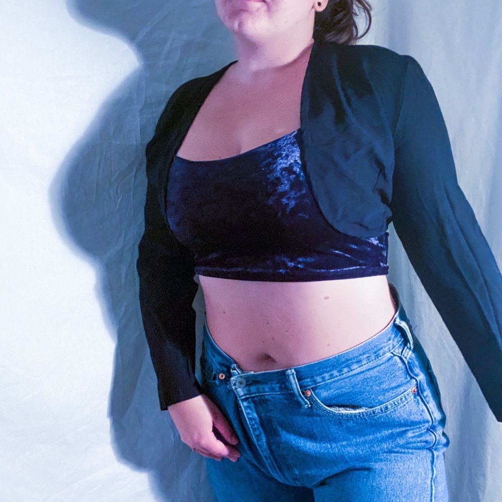 Y2K/90’s shrug